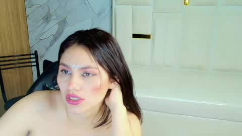 Roxy online show from April 15, 2026, 7:58 pm