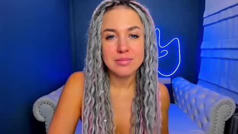 Roxy online show from October 6, 2025, 1:25 am