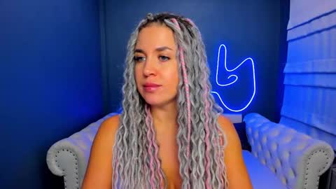 Roxy online show from October 7, 2025, 1:25 am