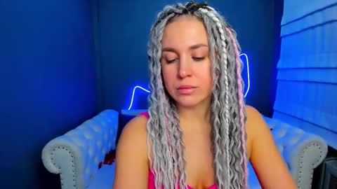 Roxy online show from December 4, 2025, 2:10 am