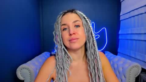 Snapshot of roxy_mars chatting on December 19, 2025, 1:23 am Roxy online show from December 19, 2025, 1:23 am