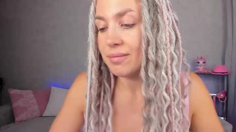 Snapshot of roxy_mars chatting on June 25, 2026, 5:12 am Roxy online show from June 25, 2026, 5:12 am