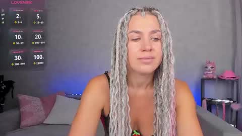 Snapshot of roxy_mars chatting on July 11, 2026, 1:19 am Roxy online show from July 11, 2026, 1:19 am