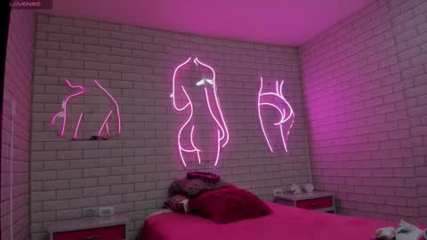 roxy_pocket online show from January 9, 2026, 12:52 pm