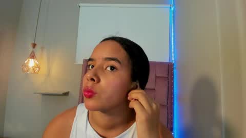roxy_stone1 online show from May 19, 2026, 7:31 pm