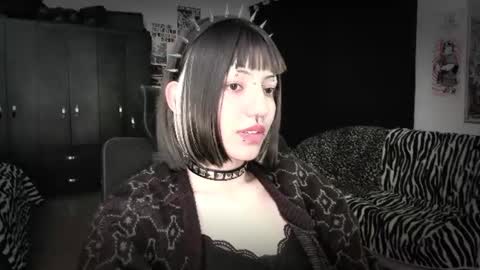 Roxy Independient model Help me to reach 50 thumbs up online show from July 1, 2026, 12:34 am