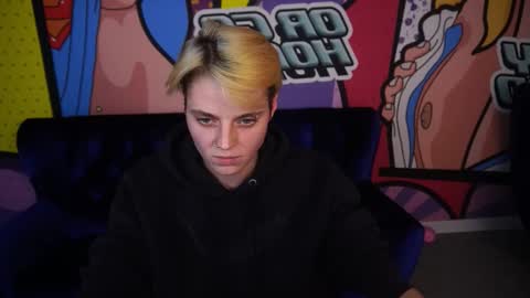 Snapshot of roxyflames chatting on December 5, 2025, 2:03 pm roxyflames online show from December 5, 2025, 2:03 pm