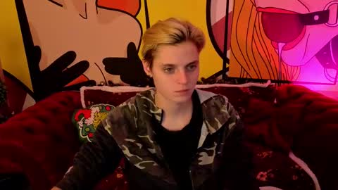 Snapshot of roxyflames chatting on December 15, 2025, 1:48 pm roxyflames online show from December 15, 2025, 1:48 pm