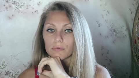 roxyfox18x01 online show from September 25, 2025, 8:40 am