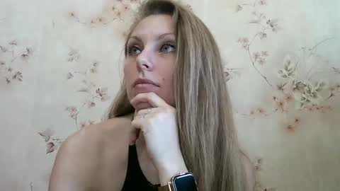 roxyfox18x01 online show from March 5, 2026, 9:27 am