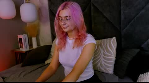Snapshot of roxypinky chatting on May 16, 2026, 3:33 pm Roxy online show from May 16, 2026, 3:33 pm