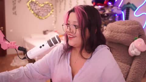 roxysuh online show from October 18, 2025, 7:42 am