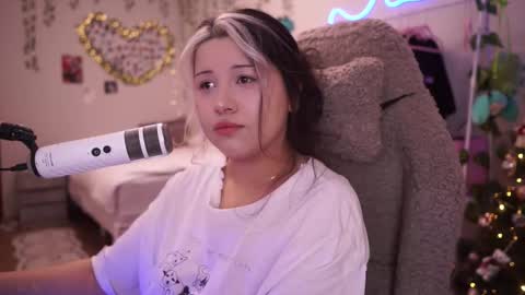 roxysuh online show from January 12, 2026, 7:35 am