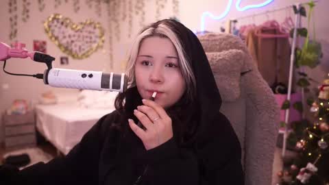 roxysuh online show from January 16, 2026, 7:45 am