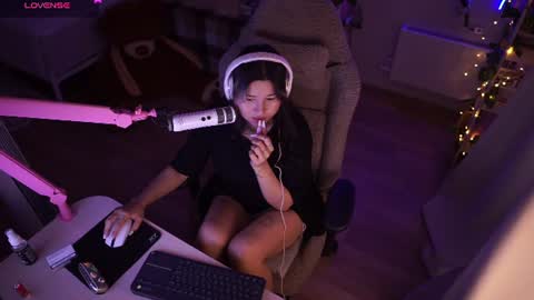 roxysuh online show from July 31, 2026, 9:30 am