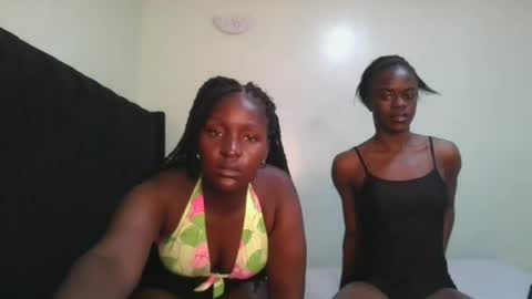 royal_goddes2 online show from June 13, 2026, 6:28 pm