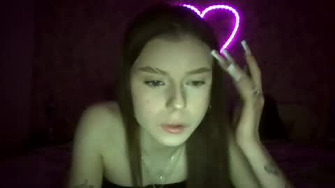 Snapshot of royalvelour chatting on May 12, 2026, 6:27 pm royalvelour online show from May 12, 2026, 6:27 pm