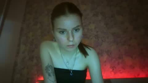 Snapshot of royalvelour chatting on May 19, 2026, 8:04 pm royalvelour online show from May 19, 2026, 8:04 pm