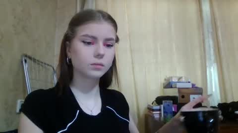 Snapshot of royalvelour chatting on May 28, 2026, 2:14 pm royalvelour online show from May 28, 2026, 2:14 pm