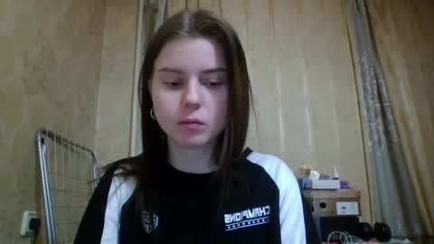 Snapshot of royalvelour chatting on May 30, 2026, 7:55 pm royalvelour online show from May 30, 2026, 7:55 pm