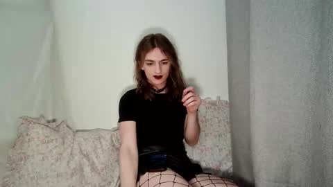 Snapshot of rozequartzz chatting on March 17, 2026, 8:34 pm Rose online show from March 17, 2026, 8:34 pm
