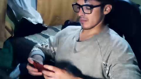 rpaulo25 online show from September 17, 2025, 11:17 pm