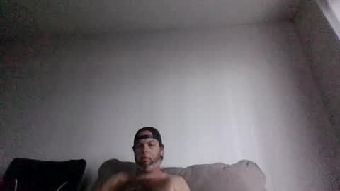 Snapshot of rubbingoneout714 chatting on January 7, 2026, 2:19 pm rubbingoneout714 online show from January 7, 2026, 2:19 pm