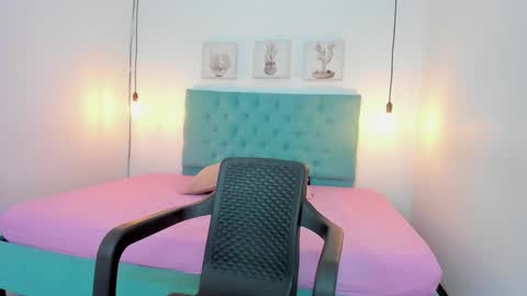 Snapshot of rubiroose chatting on December 9, 2024, 11:13 pm Rubii online show from December 9, 2024, 11:13 pm