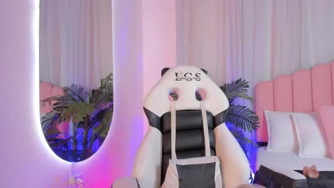ruby_deluxe6 online show from May 22, 2026, 11:38 am