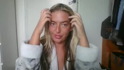 rubyredxxxoxxx online show from December 31, 2024, 10:37 am