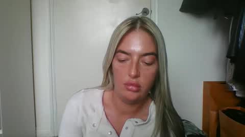 rubyredxxxoxxx online show from February 15, 2025, 2:22 pm