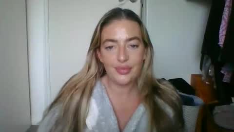 rubyredxxxoxxx online show from November 27, 2025, 3:03 pm