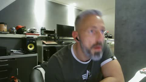 Chico que rico Caliente online show from January 24, 2025, 12:20 pm