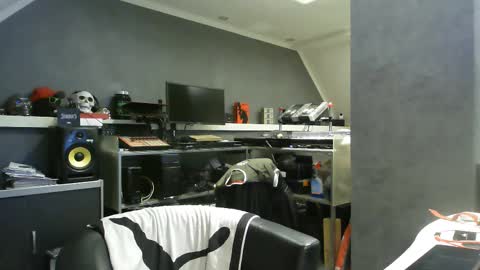 Chico que rico Caliente online show from February 23, 2025, 9:26 pm