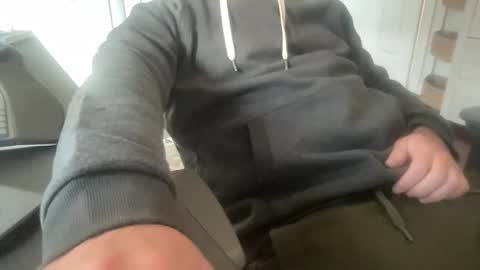 rungriff2323 online show from November 2, 2025, 6:43 pm