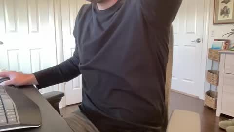 rungriff2323 online show from December 16, 2025, 4:23 pm