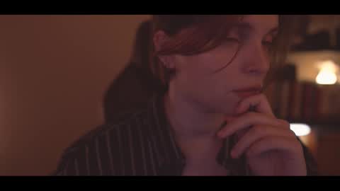 Elena online show from November 7, 2025, 11:49 pm