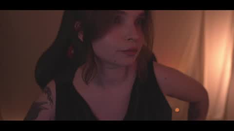 Elena online show from May 13, 2026, 9:55 pm