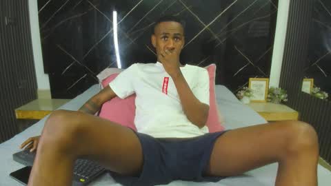 Snapshot of runnyx_09 chatting on October 6, 2025, 7:22 pm Runnix  online show from October 6, 2025, 7:22 pm