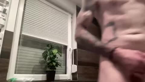 run online show from December 15, 2025, 5:12 am