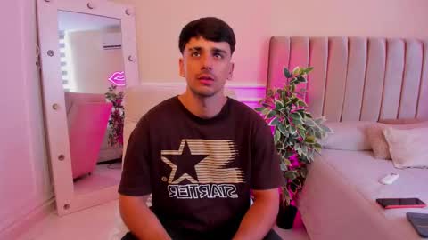 Snapshot of russ_w8 chatting on March 12, 2026, 6:47 pm Russ online show from March 12, 2026, 6:47 pm