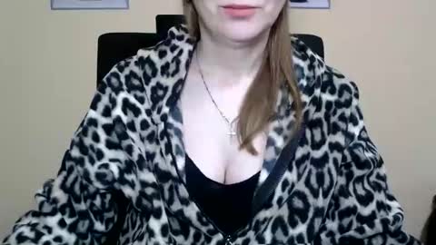 Snapshot of ruthpark chatting on December 16, 2025, 11:48 am Ruth online show from December 16, 2025, 11:48 am