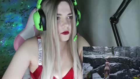 Snapshot of ruthsimp chatting on January 19, 2025, 6:00 pm Tanyushka online show from January 19, 2025, 6:00 pm