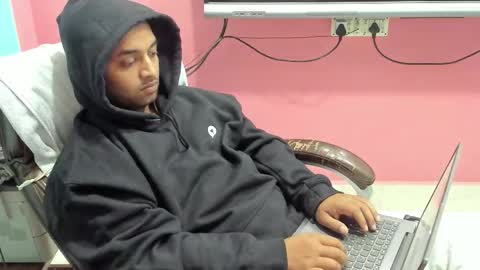 rwb17 online show from November 14, 2025, 4:28 pm