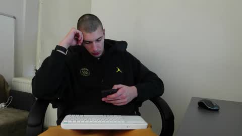 Snapshot of ryan_dozer chatting on November 8, 2025, 7:08 am RYAN DOZER online show from November 8, 2025, 7:08 am