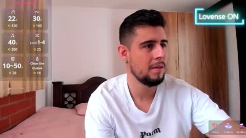 Snapshot of ryan_evanns chatting on October 15, 2025, 1:33 pm R Y A N online show from October 15, 2025, 1:33 pm