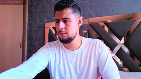 Snapshot of ryan_evanns chatting on November 12, 2025, 1:00 pm R Y A N online show from November 12, 2025, 1:00 pm