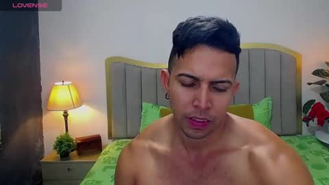 Snapshot of ryan_nesson chatting on September 19, 2025, 5:02 pm Ryan online show from September 19, 2025, 5:02 pm