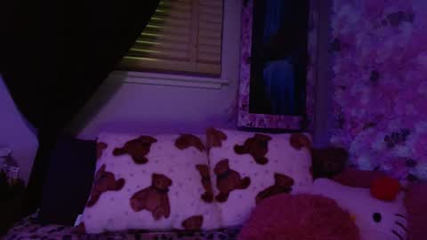 ryeanne25 online show from July 6, 2026, 7:16 am