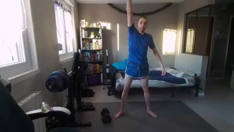 Snapshot of ryukukamifr chatting on December 15, 2025, 8:07 am Ryuk FR online show from December 15, 2025, 8:07 am